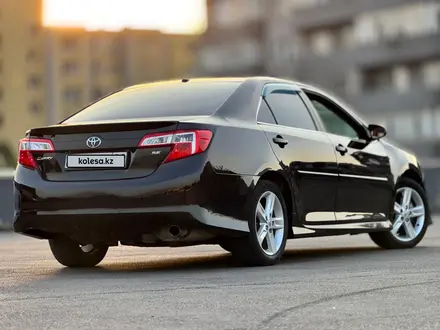 Toyota Camry 2014 года за 7 700 000 тг. в Алматы – фото 2