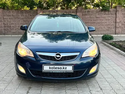 Opel Astra 2012 года за 3 999 000 тг. в Караганда – фото 3