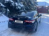 Toyota Camry 2018 годаүшін14 300 000 тг. в Экибастуз – фото 2