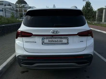 Hyundai Santa Fe 2021 года за 14 000 000 тг. в Астана – фото 2