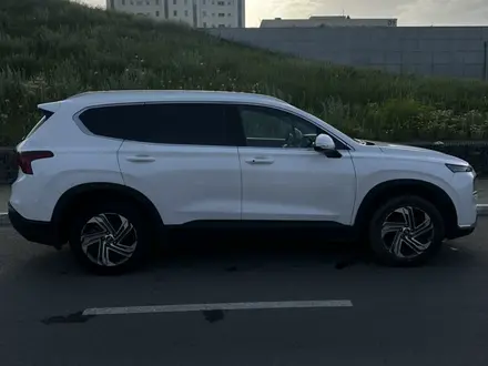 Hyundai Santa Fe 2021 года за 14 000 000 тг. в Астана – фото 3