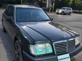 Mercedes-Benz E 200 1994 года за 1 300 000 тг. в Караганда