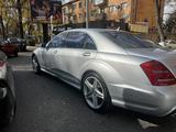 Mercedes-Benz S 550 2006 года за 9 500 000 тг. в Шымкент