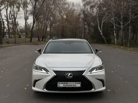 Lexus ES 250 2019 года за 24 800 000 тг. в Алматы – фото 10