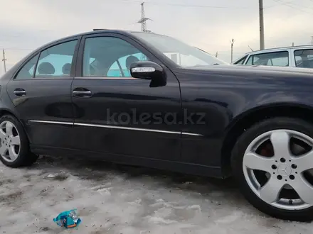 Mercedes-Benz E 320 2004 года за 5 500 000 тг. в Шымкент – фото 9