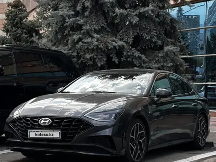 Hyundai Sonata 2022 года за 15 500 000 тг. в Алматы – фото 3