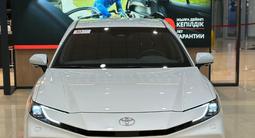 Toyota Camry Luxe 2026 года за 26 190 000 тг. в Алматы – фото 2