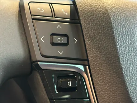 Toyota Camry Luxe 2026 года за 26 190 000 тг. в Алматы – фото 19