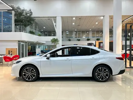 Toyota Camry Luxe 2026 года за 26 190 000 тг. в Алматы – фото 14