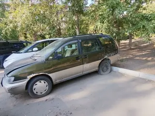 Nissan Prairie Joy, 1996