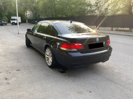 BMW 750 2007 года за 6 500 000 тг. в Алматы – фото 18