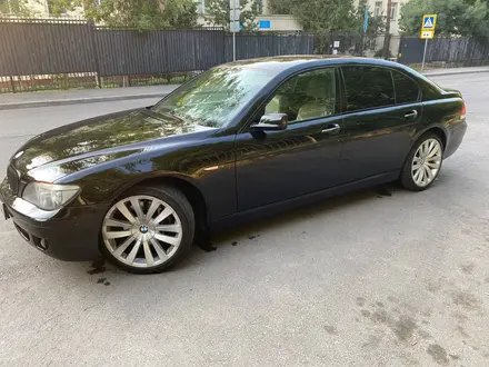 BMW 750 2007 года за 6 500 000 тг. в Алматы – фото 7