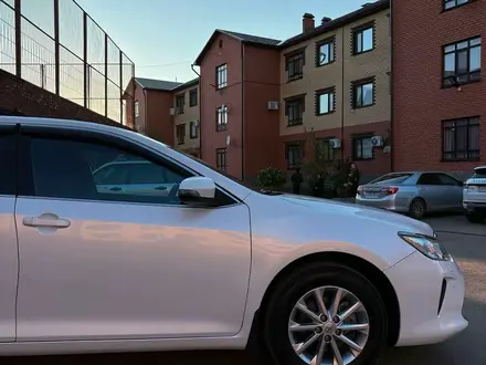 Toyota Camry 2015 года за 10 500 000 тг. в Уральск – фото 16