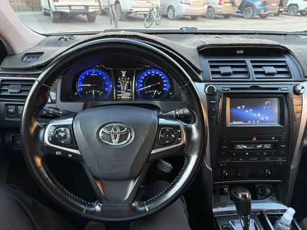 Toyota Camry 2015 года за 10 500 000 тг. в Уральск – фото 5