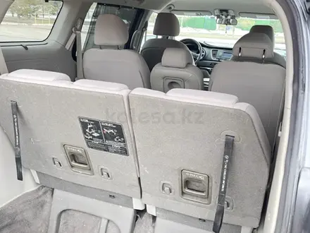 Kia Sedona 2015 года за 14 500 000 тг. в Астана – фото 11