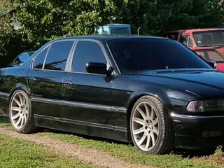 BMW 740