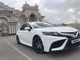 Toyota Camry 2022 годаfor14 500 000 тг. в Актау – фото 2