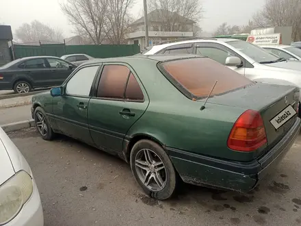 Mercedes-Benz C 180 1994 года за 1 000 000 тг. в Алматы