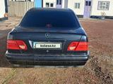 Mercedes-Benz E 230 1997 годаүшін3 000 000 тг. в Караганда – фото 2