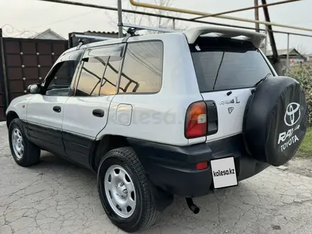 Toyota RAV4 1996 года за 3 300 000 тг. в Алматы – фото 4