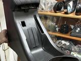 Подлокотиник на CHEVROLET NEXIA R3 за 100 тг. в Актобе