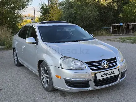 Volkswagen Jetta 2005 года за 3 200 000 тг. в Караганда – фото 3