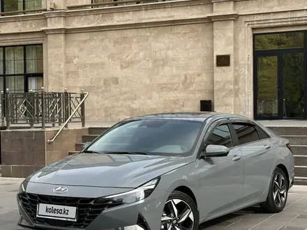 Hyundai Elantra 2022 года за 11 650 000 тг. в Шымкент