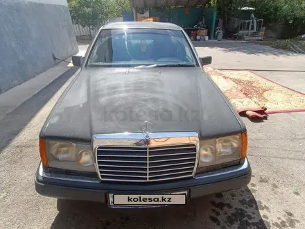 Mercedes-Benz E 260 1991 года за 1 800 000 тг. в Алматы