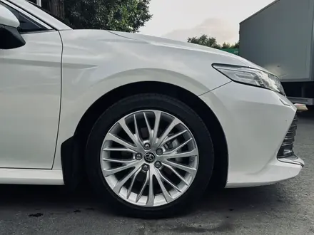 Toyota Camry 2019 года за 15 200 000 тг. в Алматы – фото 11