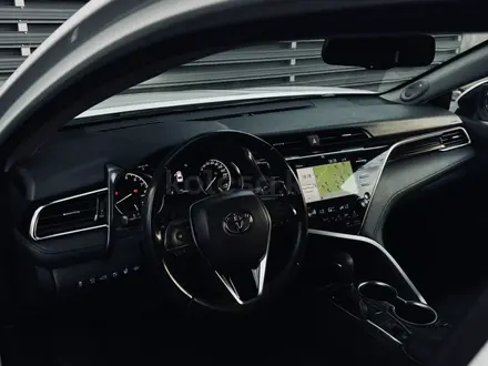 Toyota Camry 2019 года за 15 200 000 тг. в Алматы – фото 13