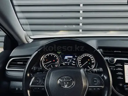 Toyota Camry 2019 года за 15 200 000 тг. в Алматы – фото 14