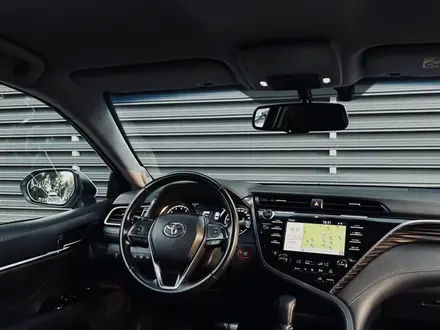 Toyota Camry 2019 года за 15 200 000 тг. в Алматы – фото 19