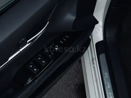 Toyota Camry 2019 года за 15 200 000 тг. в Алматы – фото 23