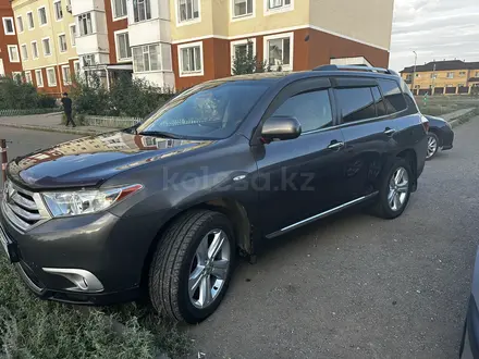 Toyota Highlander 2011 года за 13 000 000 тг. в Актобе – фото 4