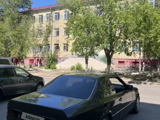 Mercedes-Benz E 230