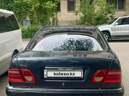 Mercedes-Benz E 320 1997 года за 1 750 000 тг. в Алматы – фото 4