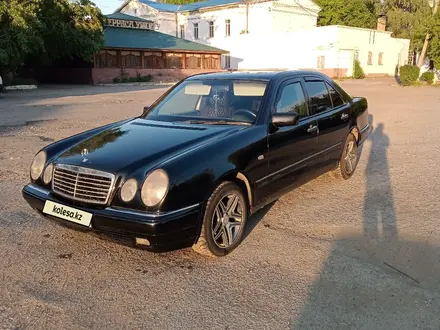 Mercedes-Benz E 200 1997 года за 2 500 000 тг. в Павлодар – фото 3