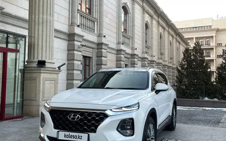 Hyundai Santa Fe 2020 годаfor13 800 000 тг. в Алматы