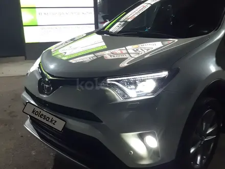 Toyota RAV4 2017 года за 12 000 000 тг. в Астана – фото 29