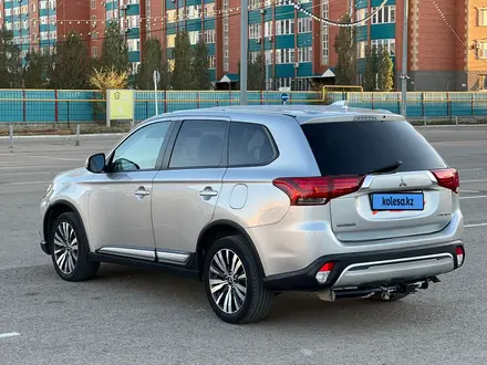 Mitsubishi Outlander 2019 года за 10 600 000 тг. в Актобе – фото 4