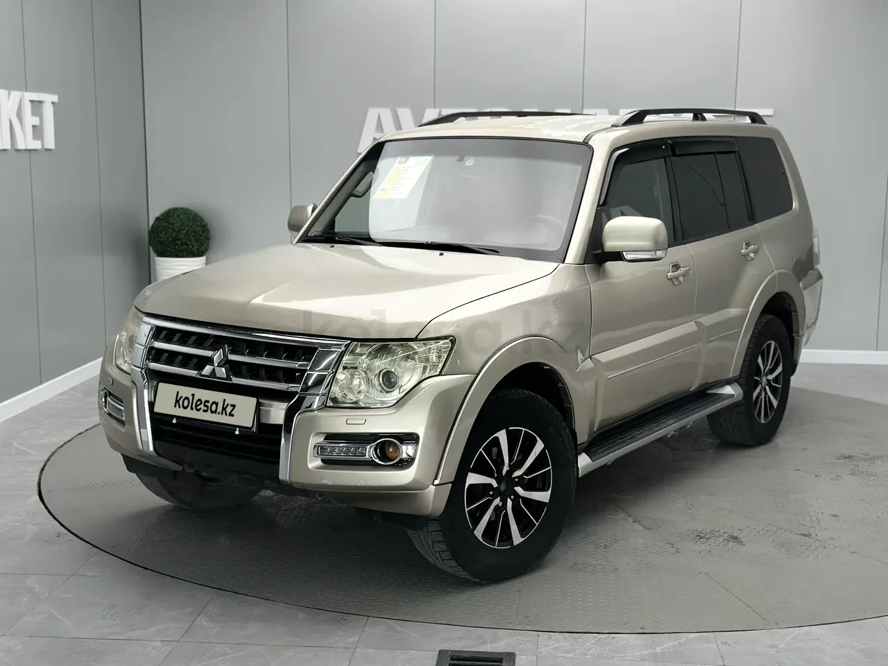 Mitsubishi Pajero, 2011