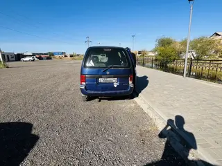 Nissan Serena, 1997