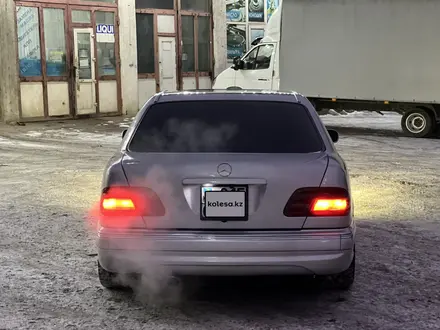 Mercedes-Benz E 320 2001 года за 5 000 000 тг. в Алматы – фото 4