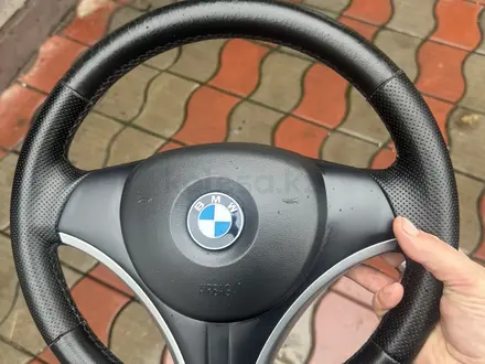 Руль на BMW за 39 500 тг. в Алматы