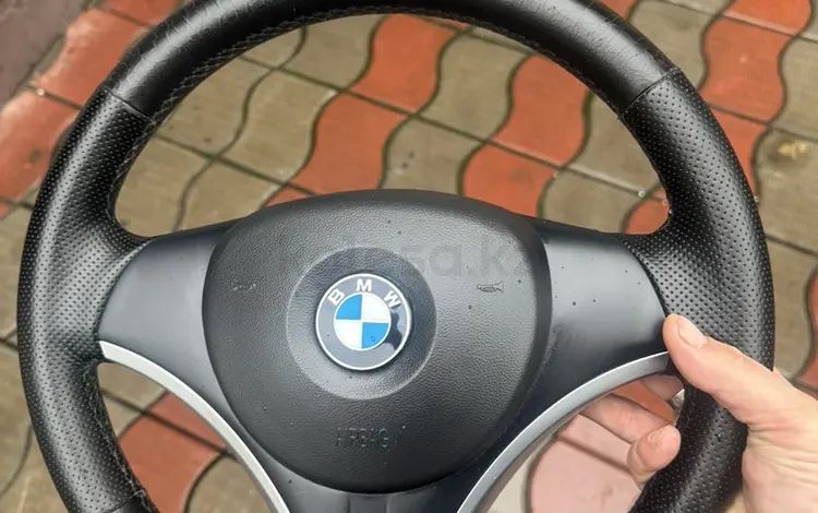 Руль на BMW за 39 500 тг. в Алматы