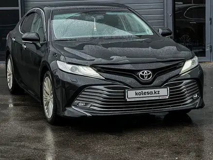 Toyota Camry 2019 года за 17 000 000 тг. в Алматы – фото 2