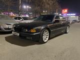 BMW 740 1998 года за 3 600 000 тг. в Алматы