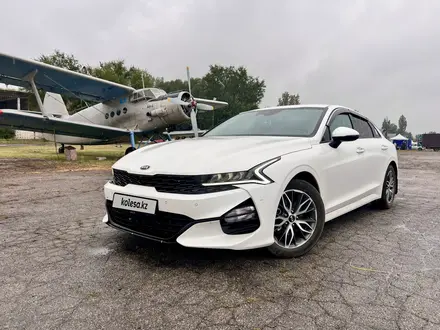 Kia K5 2021 года за 12 600 000 тг. в Алматы