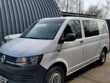 Volkswagen Transporter 2017 года за 13 700 000 тг. в Алматы – фото 2