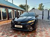 Toyota Camry 2020 года за 12 500 000 тг. в Костанай – фото 2